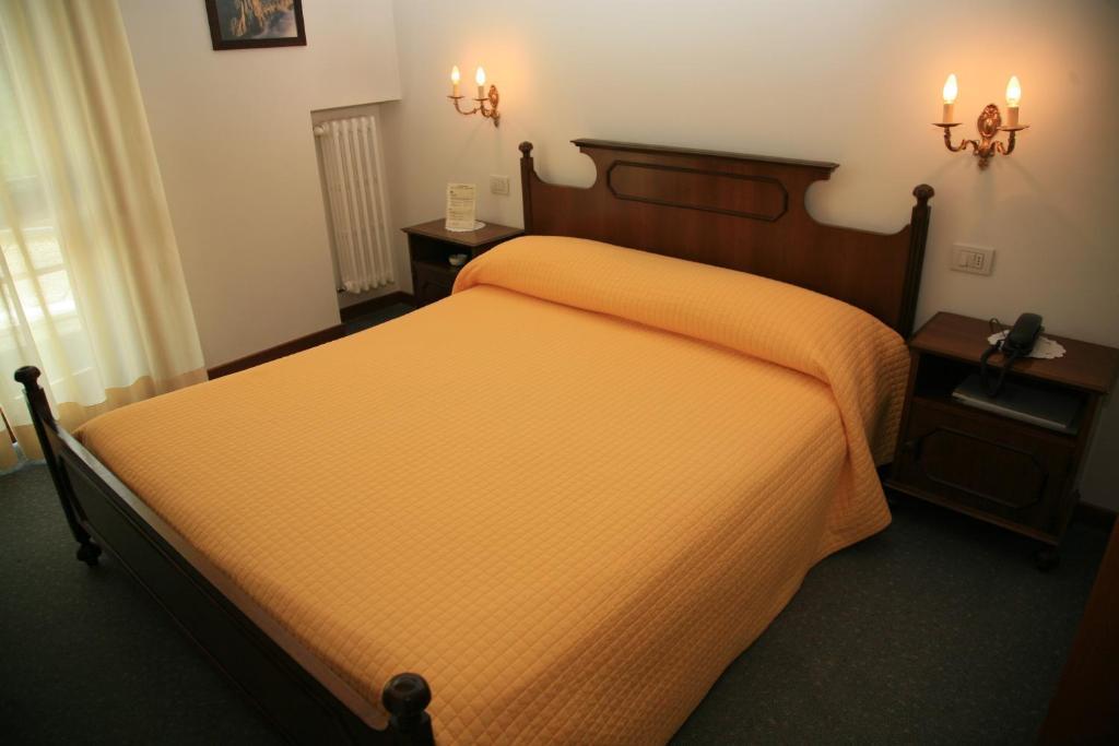 Albergo Benito Ponte nellʼAlpi Pokoj fotografie