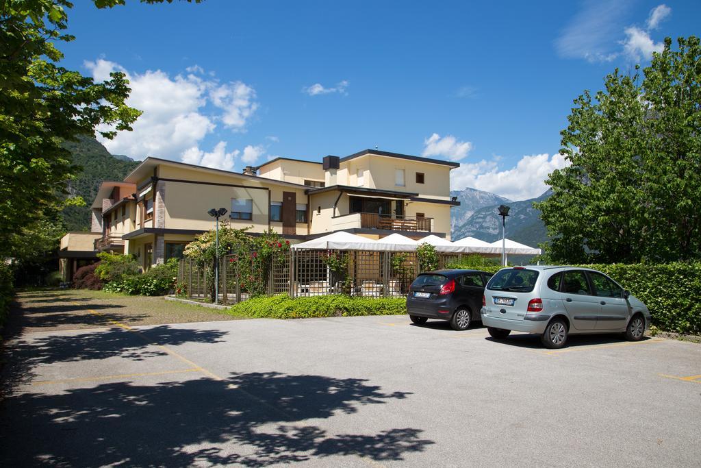 Albergo Benito Ponte nellʼAlpi Exteriér fotografie