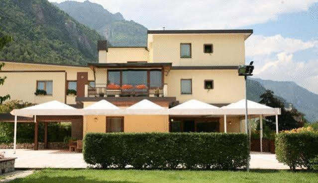 Albergo Benito Ponte nellʼAlpi Exteriér fotografie